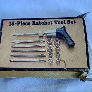 15-Piece Pistol Grip Ratchet Tool Set Sockets Bits Extensions Box Pouch
